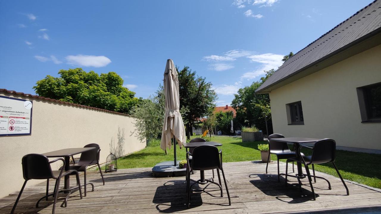 Sabines Apartments Ferienwohnungen Frauenkirchen Bagian luar foto