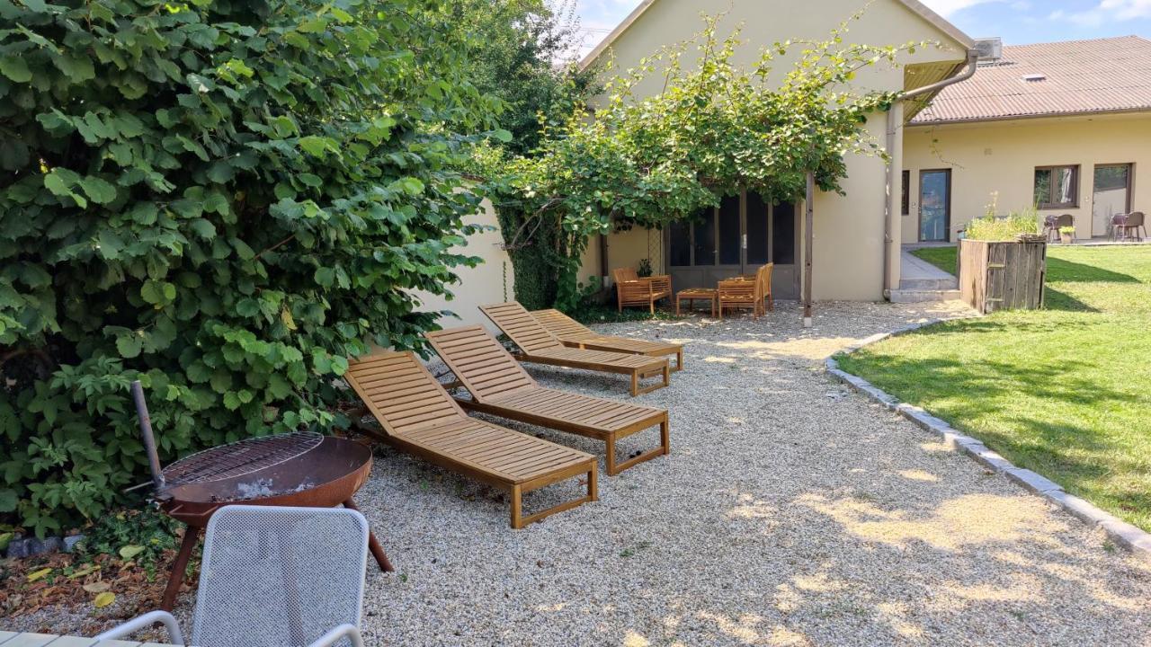 Sabines Apartments Ferienwohnungen Frauenkirchen Bagian luar foto