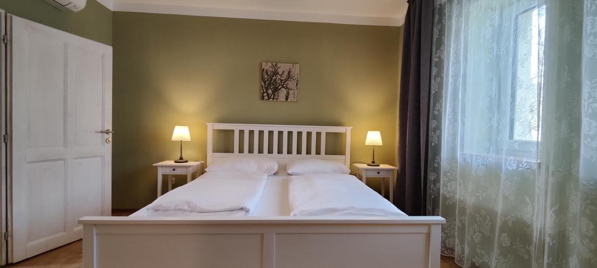 Sabines Apartments Ferienwohnungen Frauenkirchen Bagian luar foto