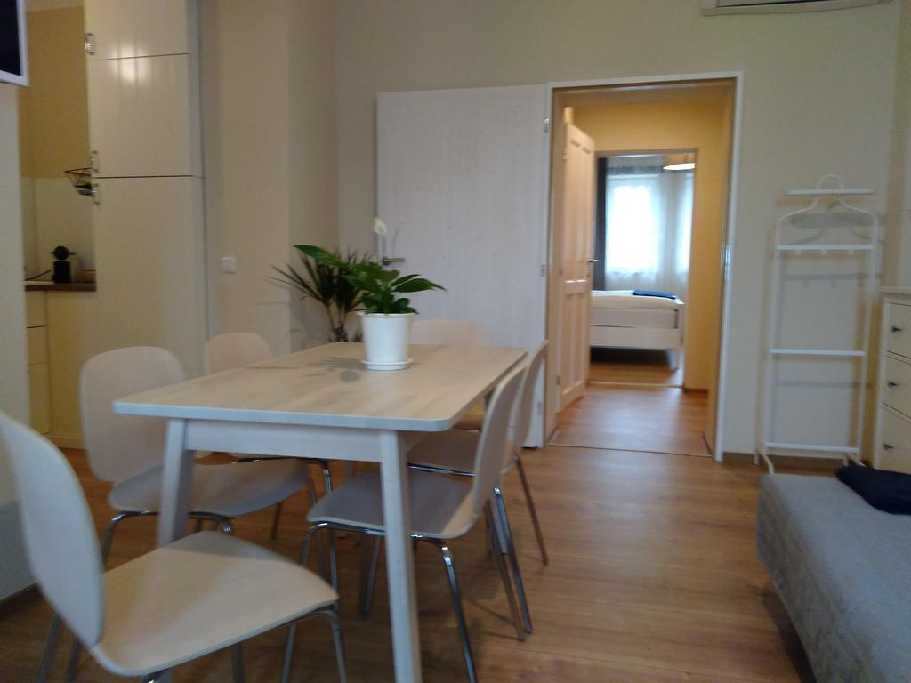 Sabines Apartments Ferienwohnungen Frauenkirchen Bagian luar foto