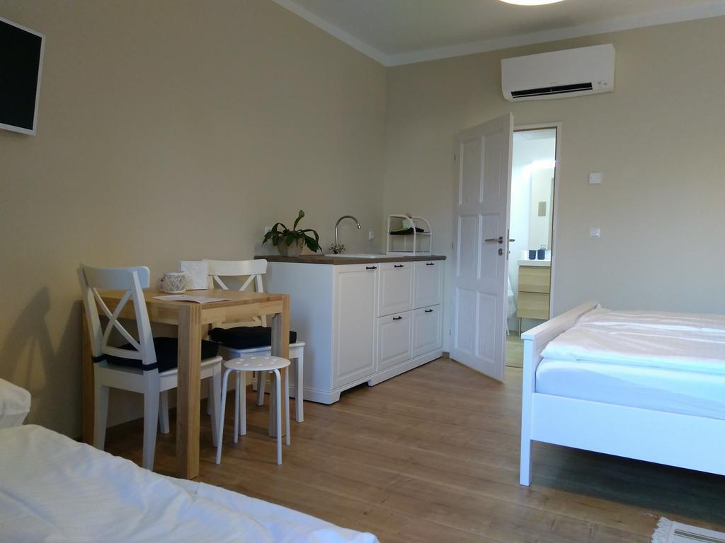 Sabines Apartments Ferienwohnungen Frauenkirchen Bagian luar foto