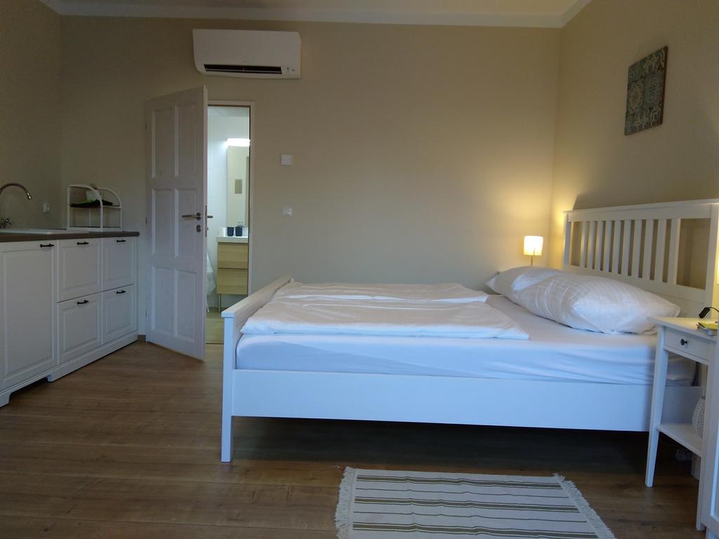 Sabines Apartments Ferienwohnungen Frauenkirchen Bagian luar foto