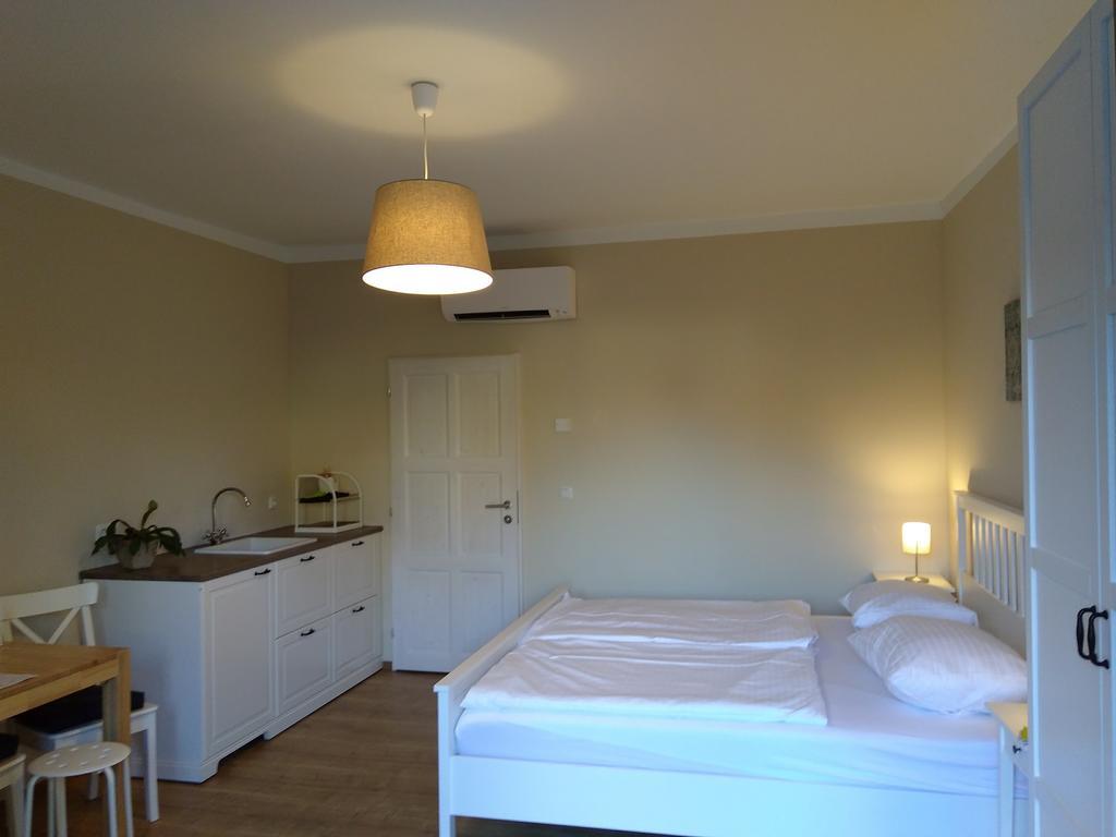 Sabines Apartments Ferienwohnungen Frauenkirchen Bagian luar foto