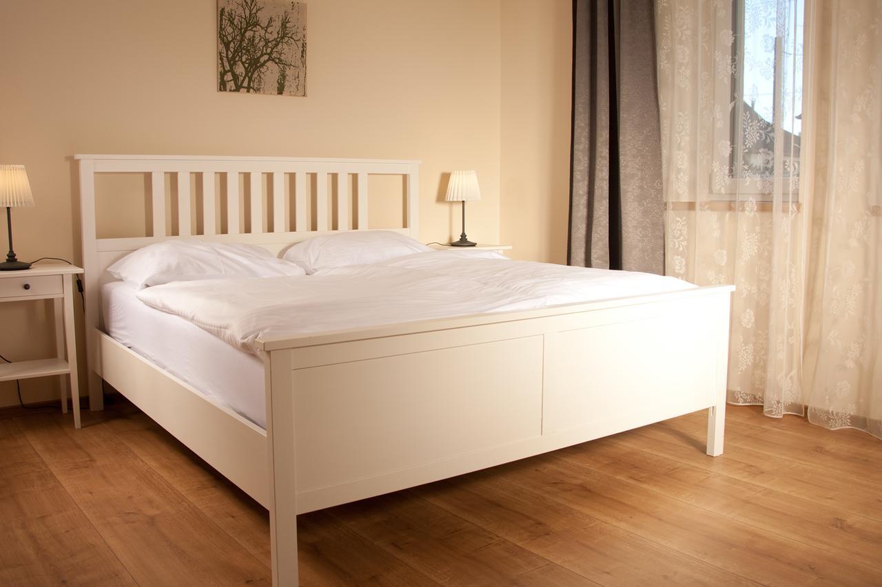 Sabines Apartments Ferienwohnungen Frauenkirchen Bagian luar foto