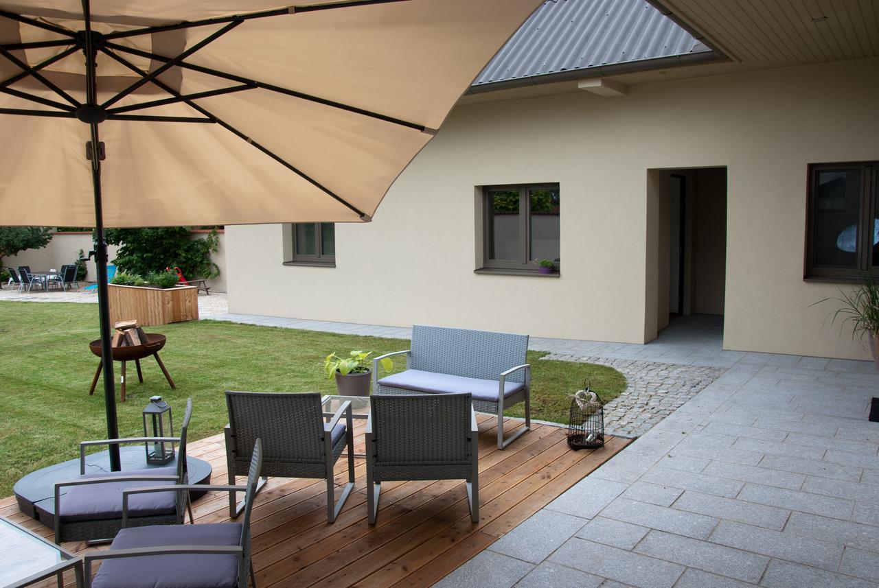 Sabines Apartments Ferienwohnungen Frauenkirchen Bagian luar foto
