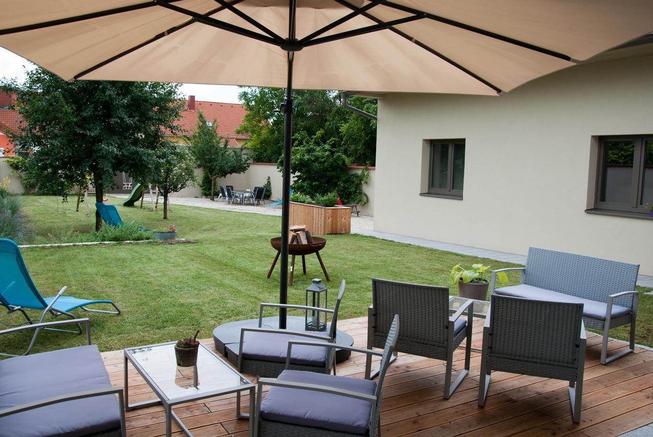 Sabines Apartments Ferienwohnungen Frauenkirchen Bagian luar foto